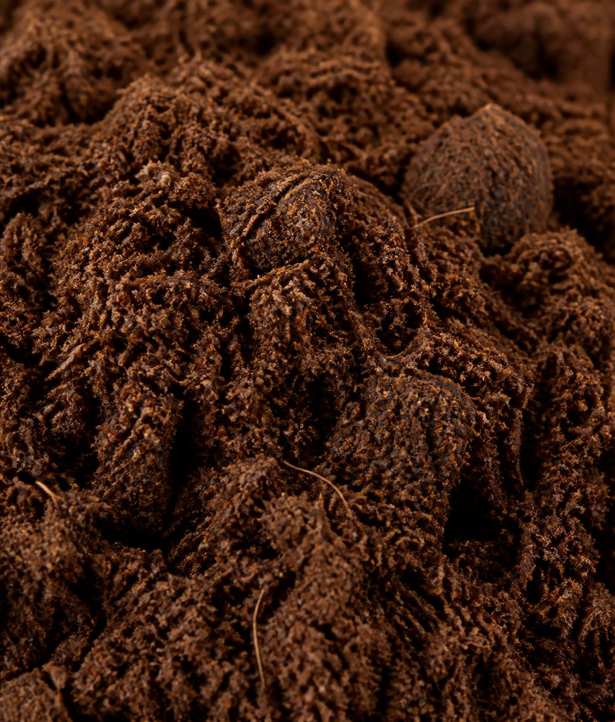 How coco coir particle size quietly decides growth, fruit quality, and yield?